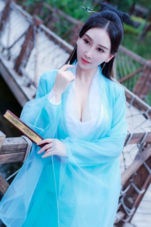 中国第一艘服役的国产航空母舰是_高清在线观看电视